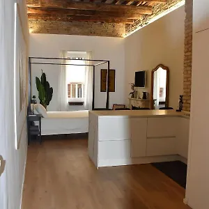 Fontana Luxury Appartamento Roma